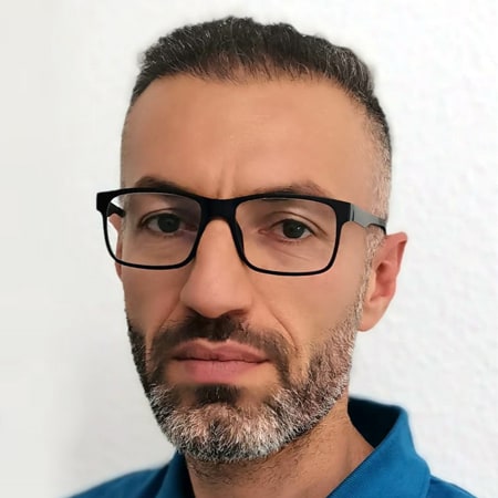 Portrait Ömer Gökalb