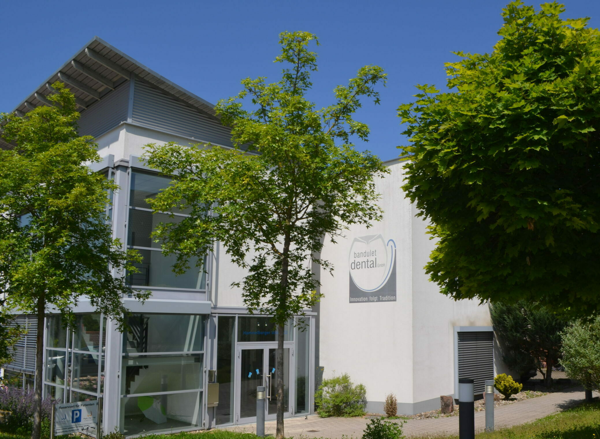Bandulet Dental GmbH - <br> “Einfach passend!”